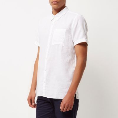 White linen-rich short sleeve shirt